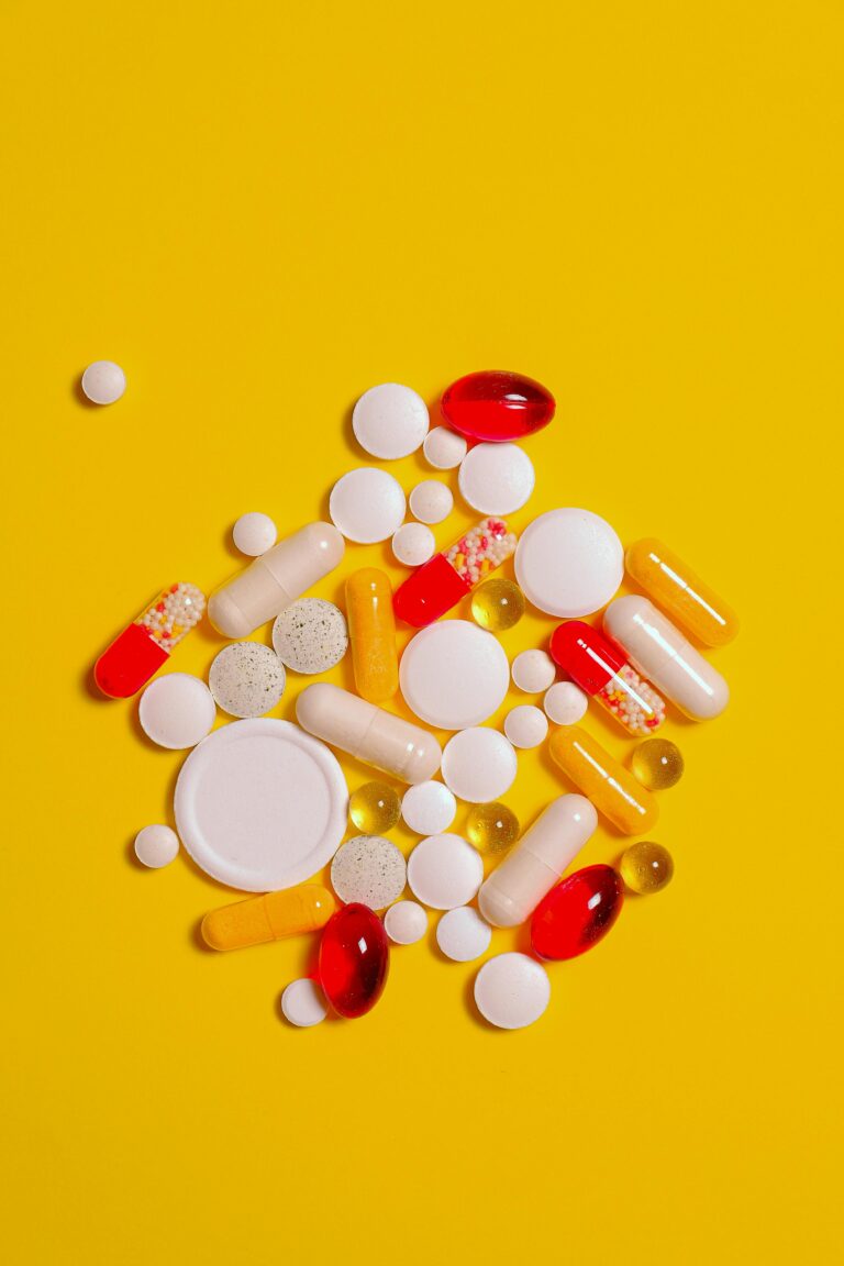 Imagem de comprimidos para explicar sobre vitaminas oculares